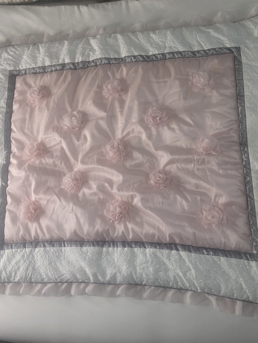 The Peanutshell Pink Arianna Crib Quilt for Baby Girls - Picture 9 of 10